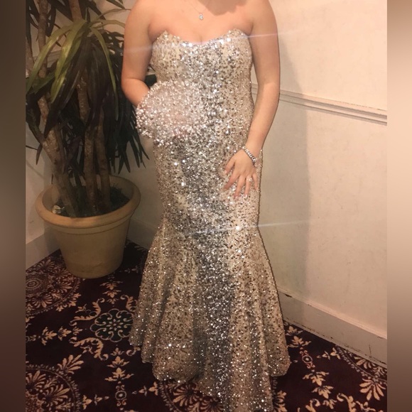 SOLD - Picture 1 of 6